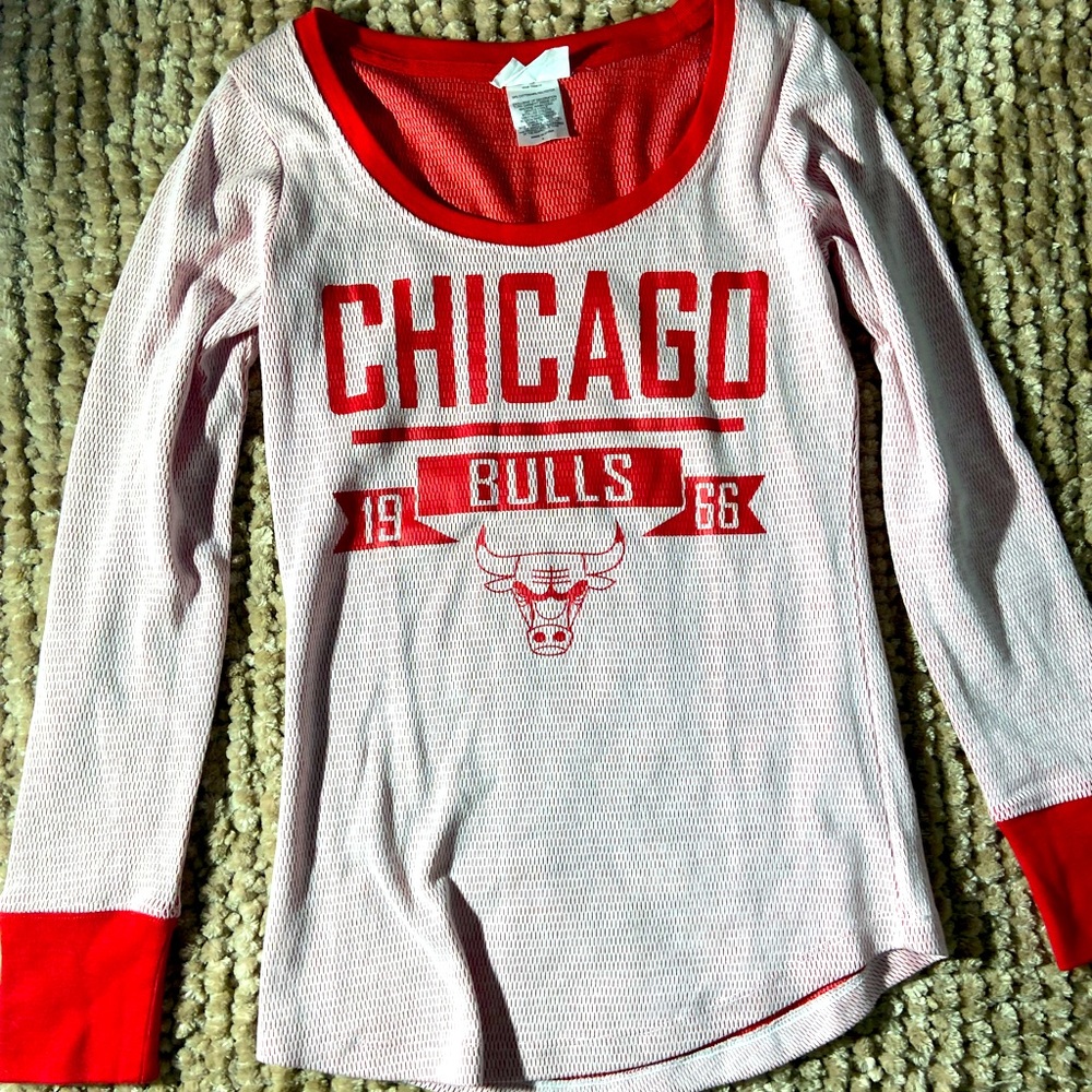 Thermal Bulls NBA Long Sleeved Top Small